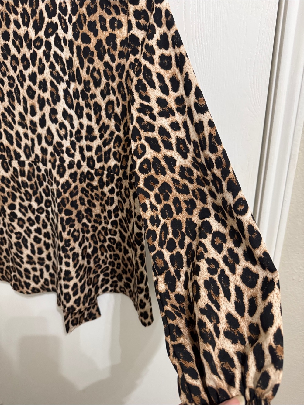 Allegra K Leopard Print Blouse Women’s Small V Neck Tie Front Long Sleeve NWOT. - Picture 14 of 15